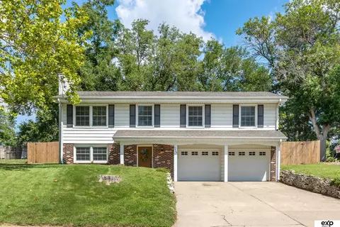 4809 S 91 Avenue Cir, Omaha, NE 68127