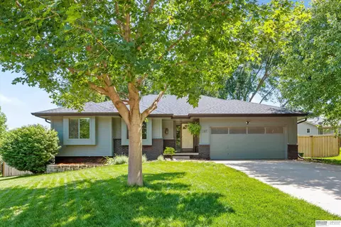 1611 S 171st Cir, Omaha, NE 68130