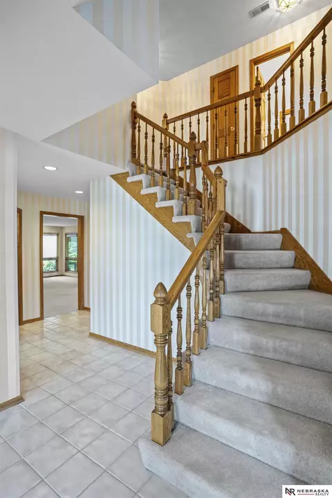 Entry Way - 12941 Eagle Run Dr, Omaha, NE 68164 photo 2 of 2