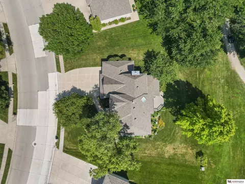 View/Area - 12941 Eagle Run Dr, Omaha, NE 68164 photo 4 of 9