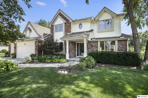 12941 Eagle Run Dr, Omaha, NE 68164