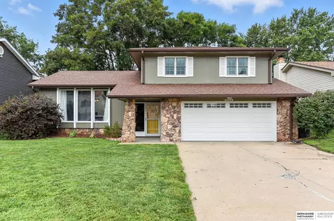 6028 N 110th Cir, Omaha, NE 68164