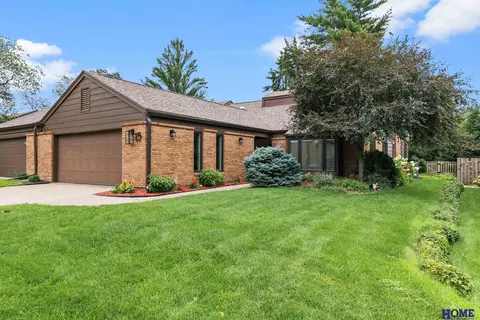 2601 Bishop Ln #15, Lincoln, NE 68502