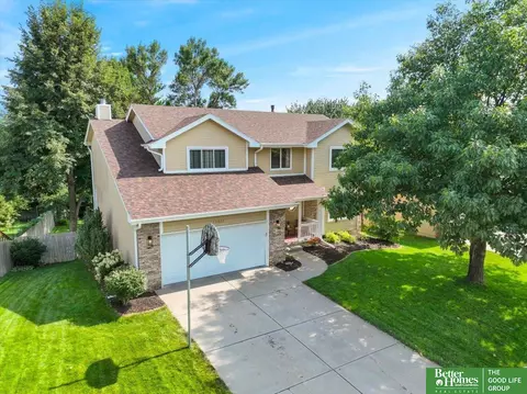 16027 Wakeley St, Omaha, NE 68118