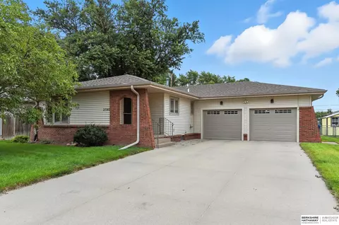 2540 N Wyoming Ave, Fremont, NE 68025