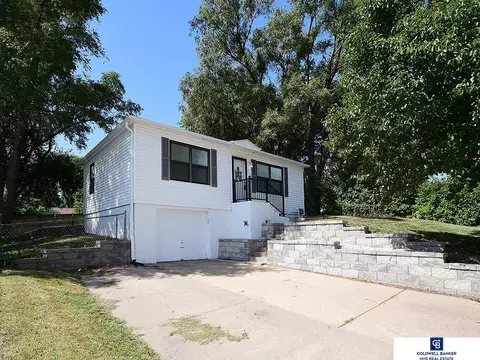 7517 Lillian Ave, La Vista, NE 68128