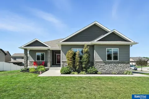 9901 Sweet Water Rd, Lincoln, NE 68527