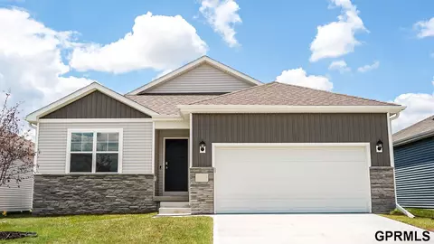 8956 N 167th St, Bennington, NE 68007