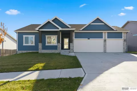 9307 S 177th St, Omaha, NE 68136