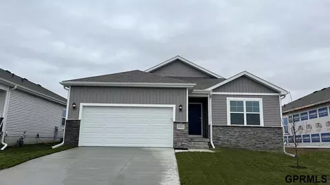 12930 S 66th Ave, Papillion, NE 68133