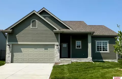 9413 N 171 St, Bennington, NE 68007