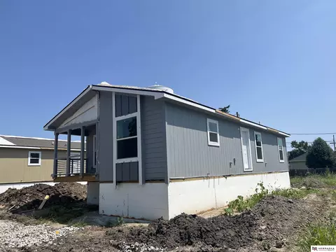 105 N Platte St, Valley, NE 68064 photo 2