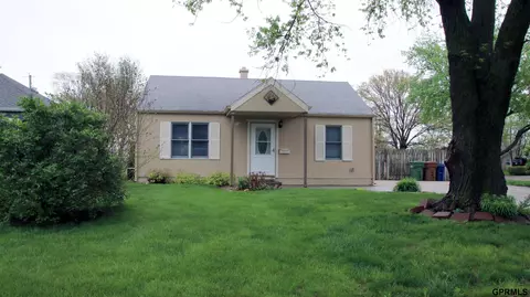 2711 Franklin St, Bellevue, NE 68005