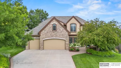 18926 Boyle Cir, Elkhorn, NE 68022
