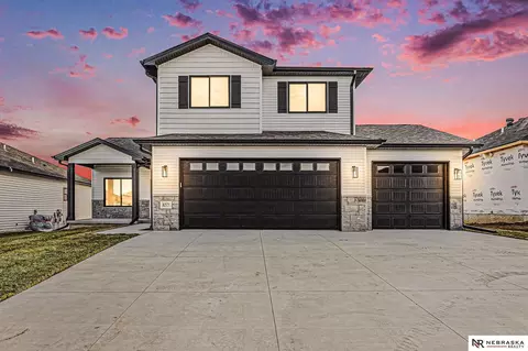 857 W El Alameda St, Lincoln, NE 68523