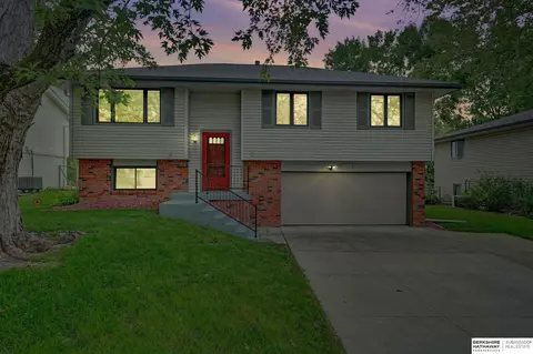 6139 NW 12th St, Lincoln, NE 68521
