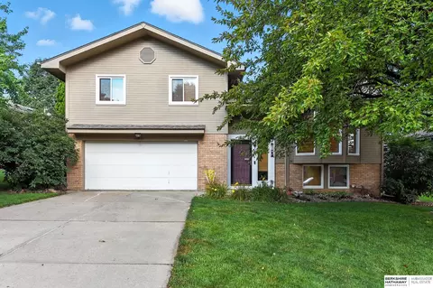 1516 N 144 Avenue Cir, Omaha, NE 68154