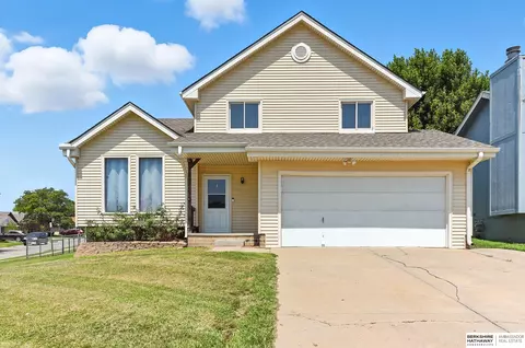 8412 Read St, Omaha, NE 68122