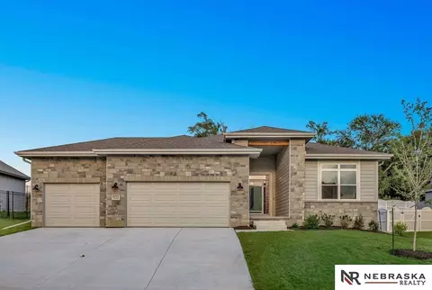 9715 S 123rd Ave, Papillion, NE 68046