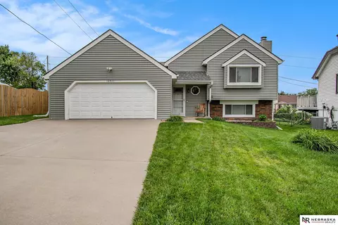 10511 Himebaugh Ave, Omaha, NE 68134