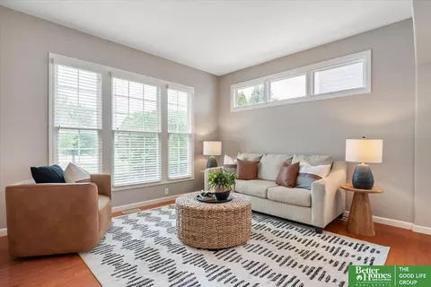 18892 Mason Plz, Omaha, NE 68022