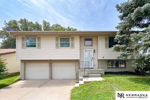 6326 N 112th Cir, Omaha, NE 68164