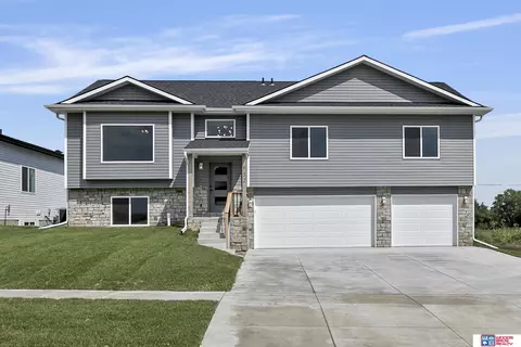 932 W Avondale St, Lincoln, NE 68523