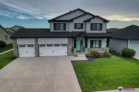6325 Nashway Cir, Lincoln, NE 68516