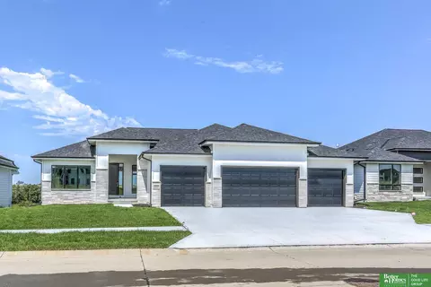 5516 N 213th Ave, Elkhorn, NE 68022