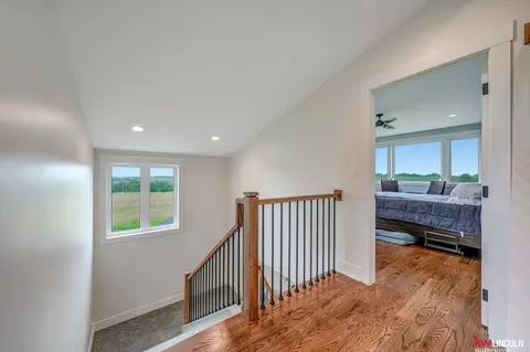 Entry Way - 1015 County Road E Rd, Palmyra, NE 68418 photo 6 of 10