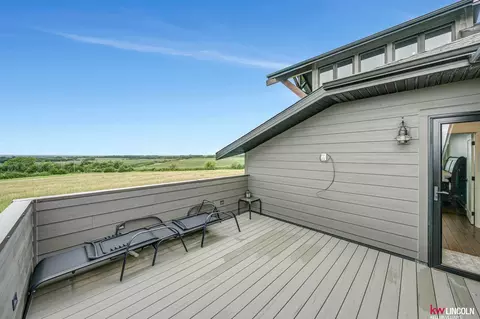 Exterior - 1015 County Road E Rd, Palmyra, NE 68418 photo 5 of 9