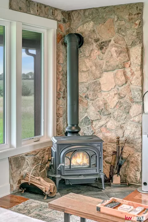 Living - 1015 County Road E Rd, Palmyra, NE 68418 photo 5 of 5