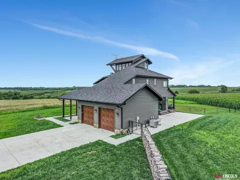 Exterior - 1015 County Road E Rd, Palmyra, NE 68418 photo 3 of 9