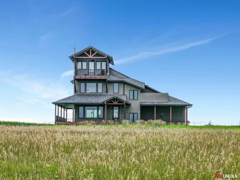 1015 County Road E Rd, Palmyra, NE 68418