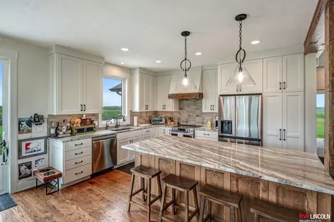 Kitchen - 1015 County Road E Rd, Palmyra, NE 68418 photo 6 of 9