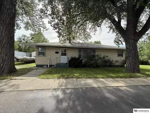 521 N Valentine St, Valentine, NE 69201