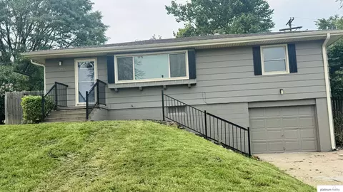 6212 Fort St, Omaha, NE 68104
