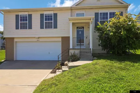 16135 Redwood St, Omaha, NE 68136