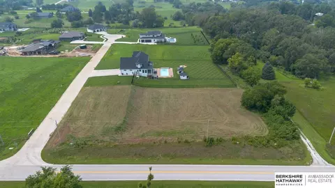 6602 Pawnee Cir, Omaha, NE 68152 photo 3