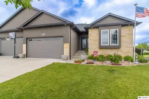 7357 Fuji Pl, Lincoln, NE 68516