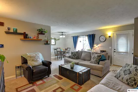 12583 Weir St, Omaha, NE 68137