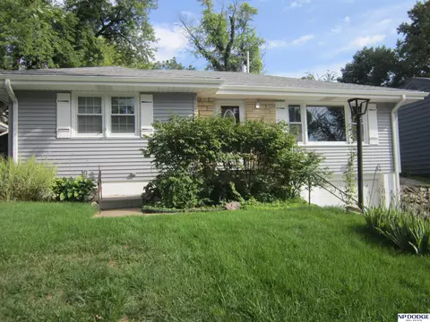 7613 Sherman Dr, Omaha, NE 68134