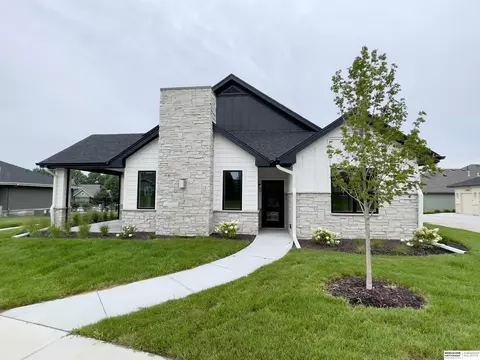 2306 S 176th Ct, Omaha, NE 68130