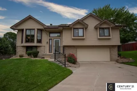 15604 Seward Cir, Omaha, NE 68118
