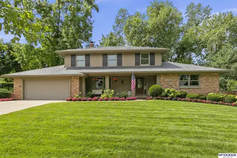 9937 Harney Pkwy S, Omaha, NE 68114