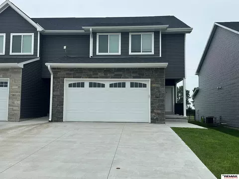 1861 Titan Pl, Hickman, NE 68372