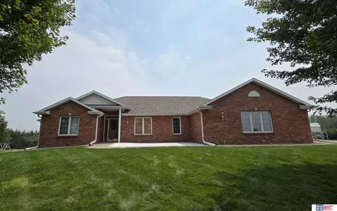420 N 33rd St, Beatrice, NE 68310