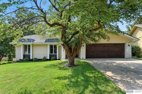 416 S 155th St, Omaha, NE 68154
