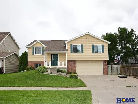 520 W Sally St, Lincoln, NE 68521