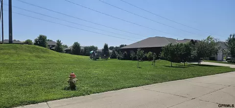 19541 Farnam St, Elkhorn, NE 68022